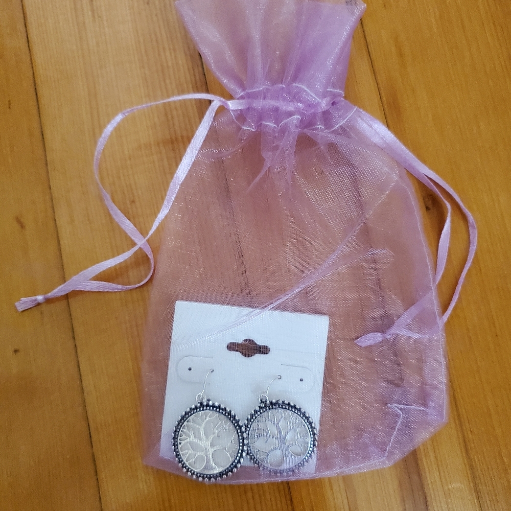 Earrings - Picture 2 of 3
